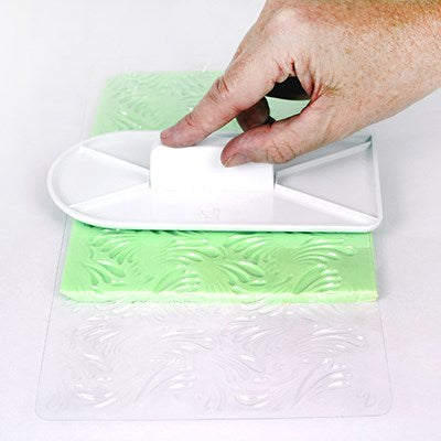 Elegant Wave Impression Mat