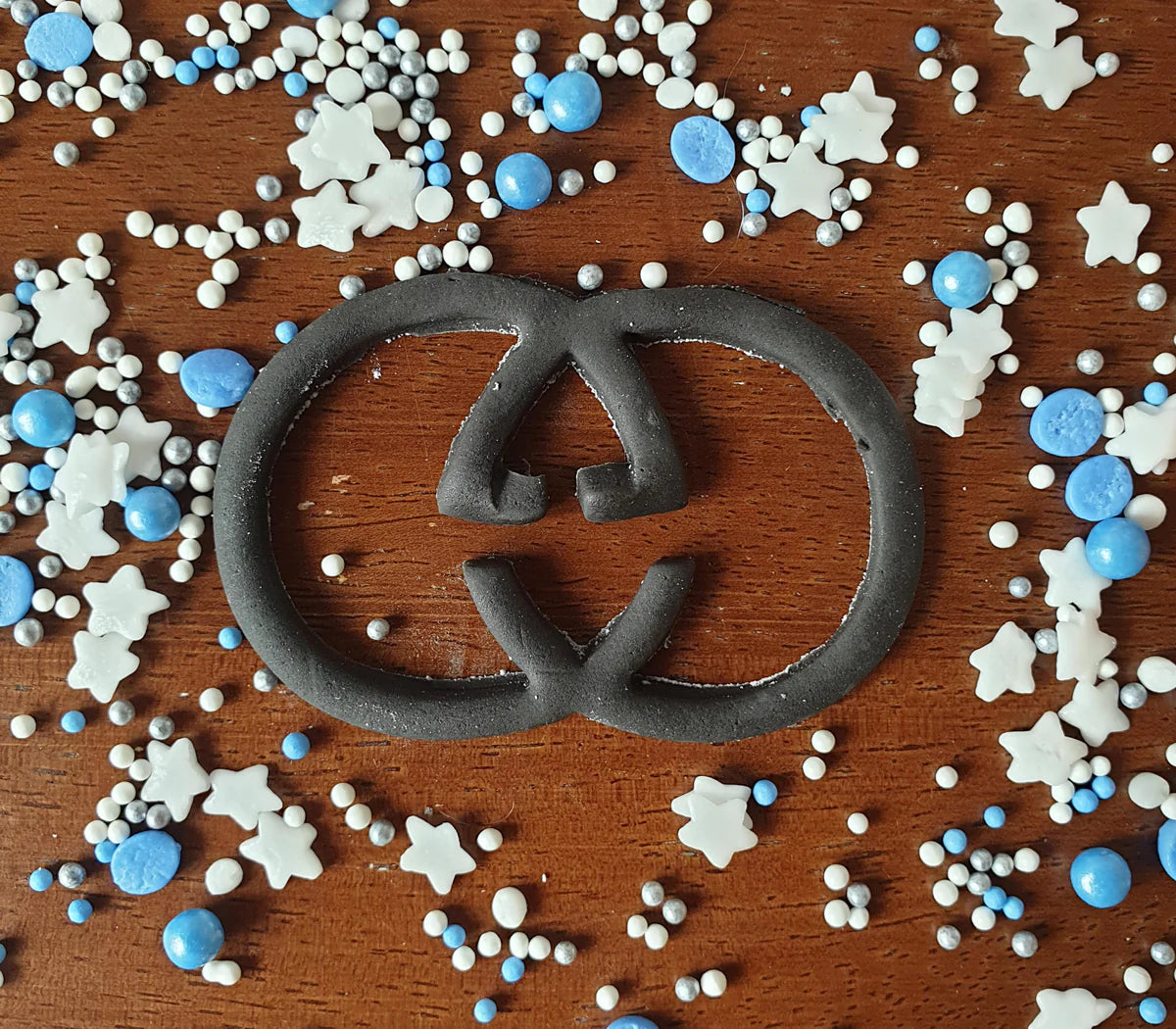 Gucci logo cookie cutter