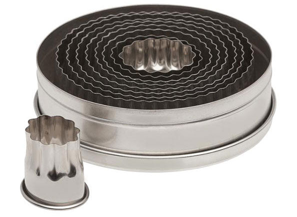 Oval Fluted 9pc Cutter Set