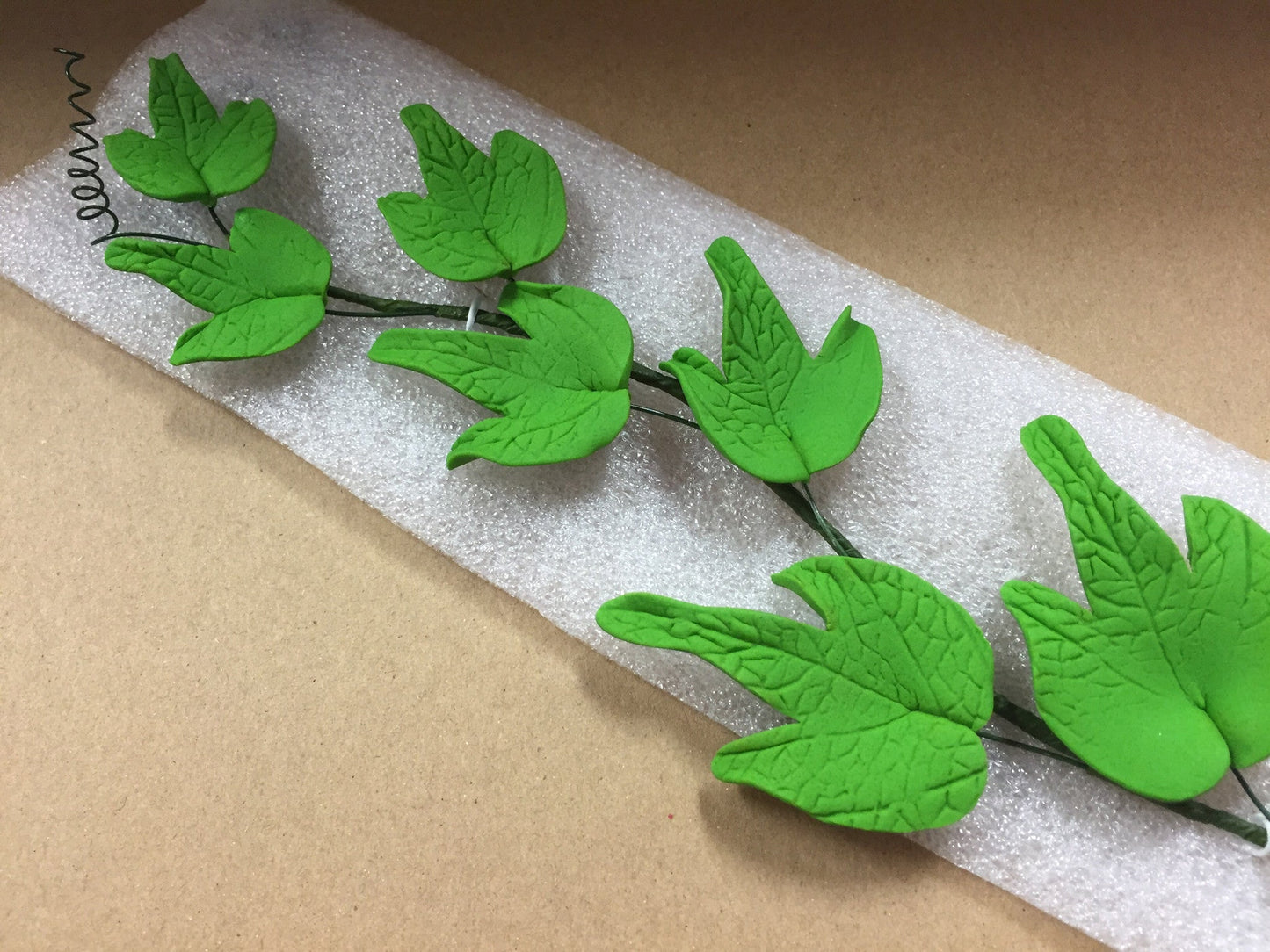 Ivy leaves