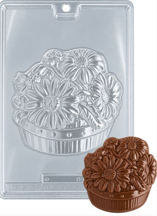 BASKET OF DAISIES